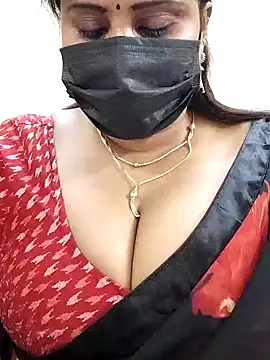 Queenflowerr online show from January 2025 06:07:01 PM