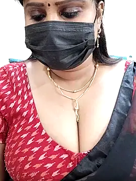 Queenflowerr online show from March 2025 03:37:01 PM