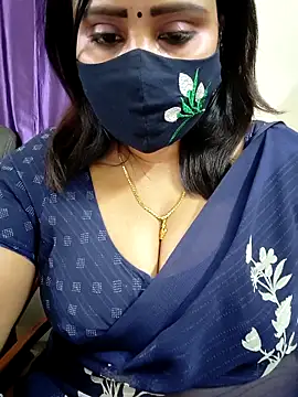 Queenflowerr online show from March 2026 12:20:02 PM