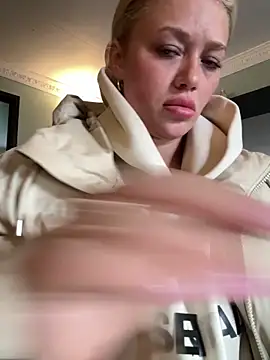 blissdimicco online show from February 2026 02:32:02 PM