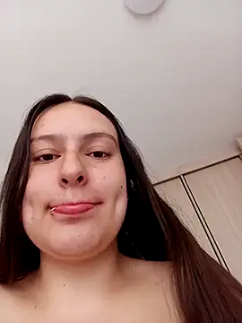 Snapshot of ary-cooper chatting on April 2026 06:12:02 PM ary-cooper online show from April 2026 06:12:02 PM