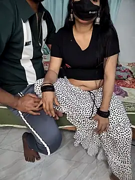 Snapshot of Hot_honey77 chatting on February 2026 03:32:01 PM Hot honey77 online show from February 2026 03:32:01 PM