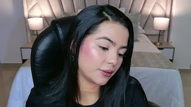 Snapshot of Layla_Breezee chatting on July 2026 11:57:01 AM Layla Breezee online show from July 2026 11:57:01 AM