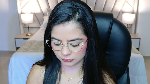 Snapshot of Layla_Breezee chatting on July 2026 11:34:01 AM Layla Breezee online show from July 2026 11:34:01 AM