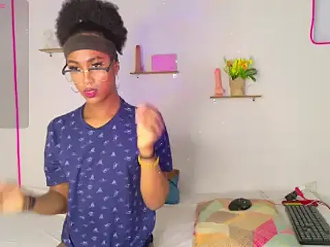 nahomy james25 online show from January 2025 11:58:02 AM