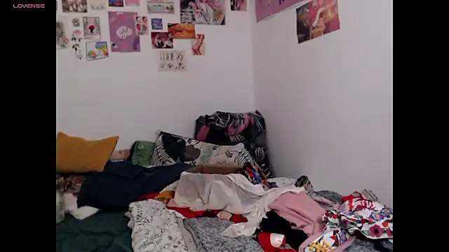 AdorahB3ll3 online show from December 2025 08:15:01 PM