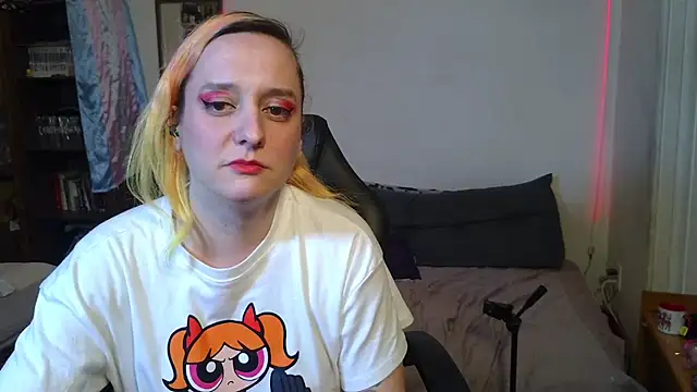 Snapshot of Evelan420 chatting on October 2025 09:28:02 PM Evelan420 online show from October 2025 09:28:02 PM