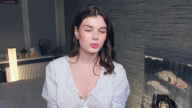 FloraDobb online show from March 2025 09:00:02 PM