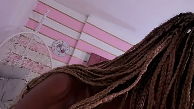 Snapshot of taliarussel chatting on March 2025 01:43:01 AM taliarussel online show from March 2025 01:43:01 AM