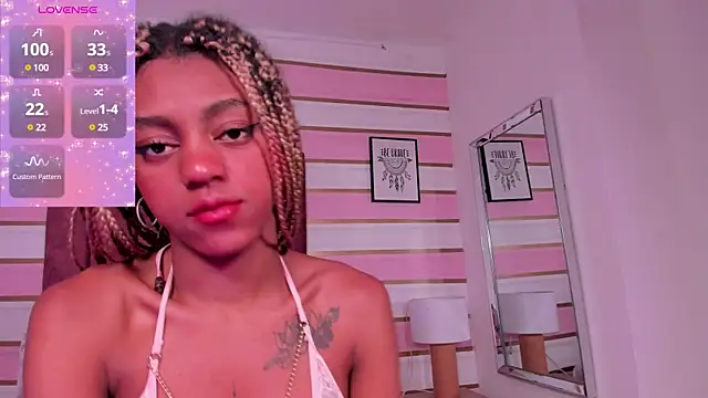 Snapshot of taliarussel chatting on March 2025 09:48:01 PM taliarussel online show from March 2025 09:48:01 PM