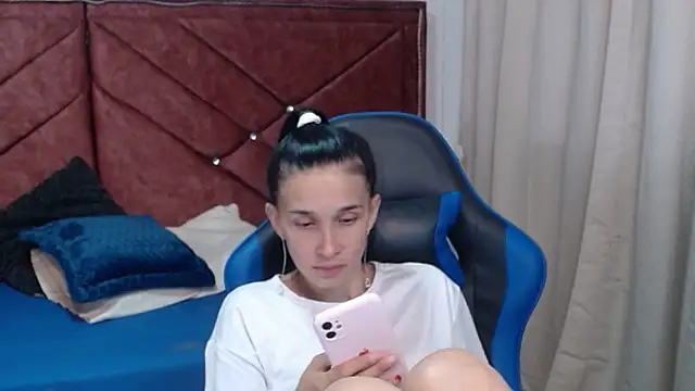 Snapshot of victoria_adams07 chatting on February 2026 07:32:02 PM victoria adams07 online show from February 2026 07:32:02 PM