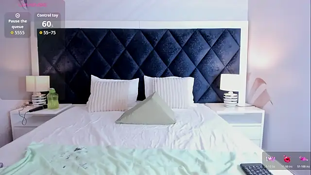 HannaaMiller online show from November 2025 02:32:01 AM