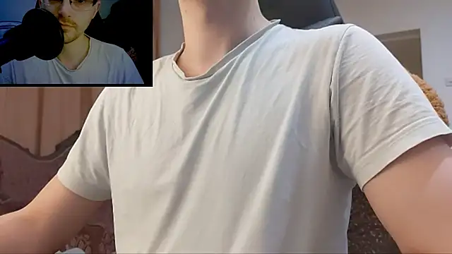 Snapshot of Moonsire1 chatting on January 2025 01:19:01 AM Moonsire1 online show from January 2025 01:19:01 AM