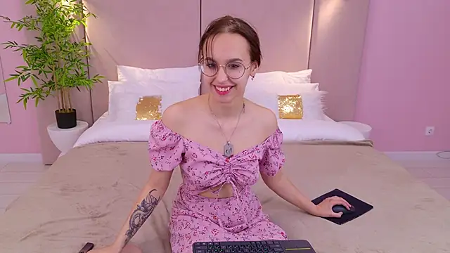 SandraTucker online show from February 2025 06:07:01 AM