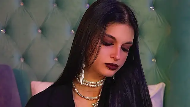 BeverlyMost online show from November 2025 06:07:02 PM