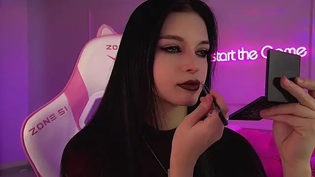 Snapshot of BeverlyMost chatting on March 2026 06:54:02 AM BeverlyMost online show from March 2026 06:54:02 AM