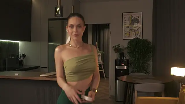 Snapshot of Sofa_01 chatting on April 2026 02:39:02 PM Sofa 01 online show from April 2026 02:39:02 PM