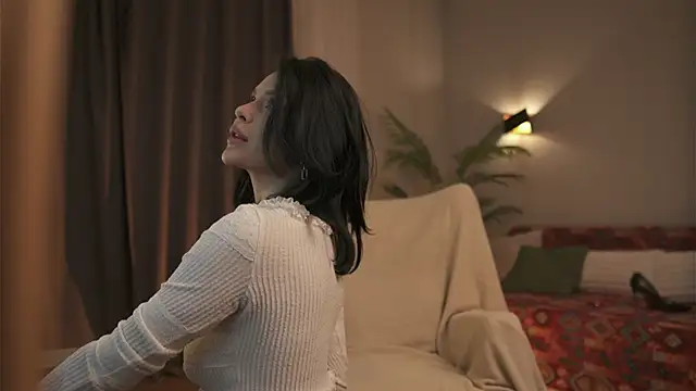 Snapshot of Sofa_01 chatting on April 2026 03:30:02 PM Sofa 01 online show from April 2026 03:30:02 PM