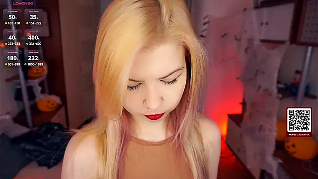 LynetHakes online show from November 2025 04:25:02 AM