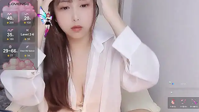 Snapshot of tunestar chatting on October 2025 12:52:01 AM tunestar online show from October 2025 12:52:01 AM