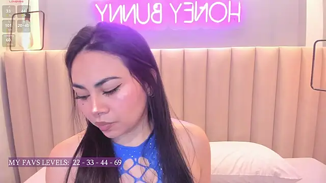 Snapshot of Naomymonroe_ chatting on October 2025 04:25:02 PM Naomymonroe online show from October 2025 04:25:02 PM