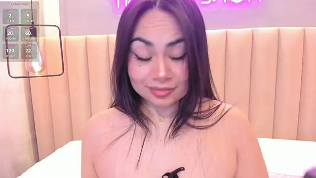 Snapshot of Naomymonroe_ chatting on October 2025 09:50:01 PM Naomymonroe online show from October 2025 09:50:01 PM