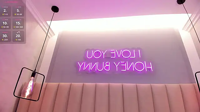Snapshot of Naomymonroe_ chatting on July 2026 10:21:02 AM Naomymonroe online show from July 2026 10:21:02 AM