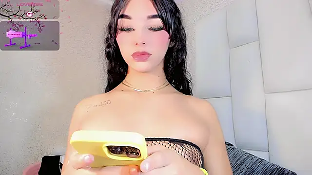 Snapshot of Angeles_Busst chatting on October 2025 08:50:02 PM Angeles Busst online show from October 2025 08:50:02 PM