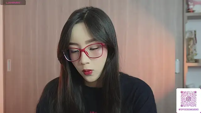 Snapshot of sophi_lii chatting on April 2026 08:34:01 PM sophi lii online show from April 2026 08:34:01 PM