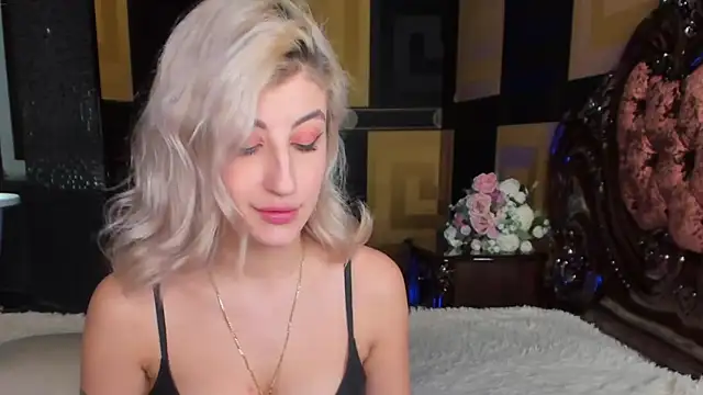 Snapshot of wawmom chatting on March 2026 06:56:01 PM wawmom online show from March 2026 06:56:01 PM