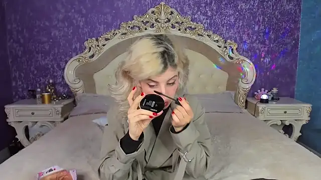 Snapshot of wawmom chatting on April 2026 06:23:01 PM wawmom online show from April 2026 06:23:01 PM