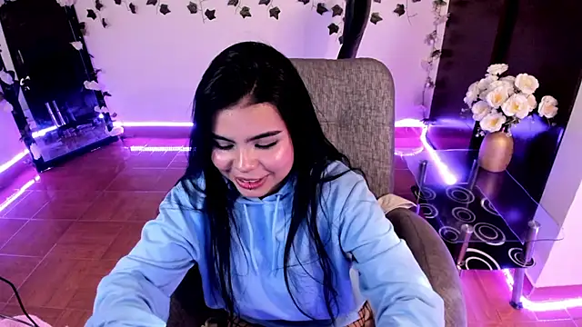 saray  jones online show from January 2025 01:11:01 PM