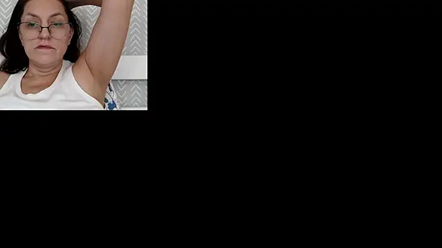 Soffya Soy online show from November 2025 10:56:02 PM