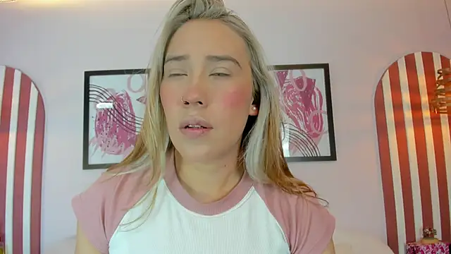 Snapshot of Lannajansen chatting on October 2025 03:45:02 PM Lannajansen online show from October 2025 03:45:02 PM