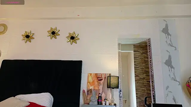 Snapshot of Akemirosse chatting on November 2025 06:22:02 PM Akemirosse online show from November 2025 06:22:02 PM