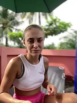 White Lu online show from September 2025 02:06:02 AM