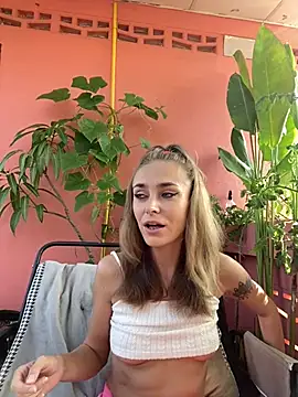 Snapshot of White_Lu chatting on April 2026 02:03:02 AM White Lu online show from April 2026 02:03:02 AM