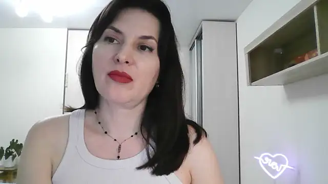 Victoria Glam online show from February 2025 09:44:02 PM