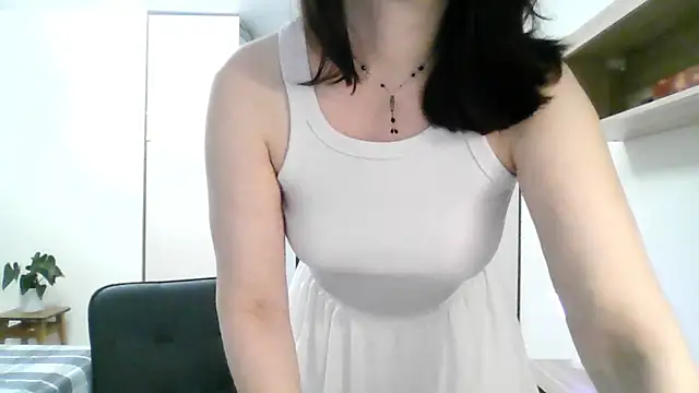 Victoria Glam online show from March 2025 05:56:02 PM