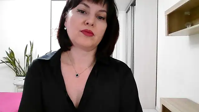 Victoria Glam online show from November 2025 06:43:01 PM