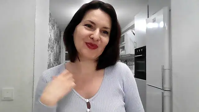 Victoria Glam online show from December 2025 05:28:02 PM