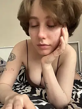 Snapshot of Molli_Luv chatting on March 2026 08:10:02 AM Molli Luv online show from March 2026 08:10:02 AM
