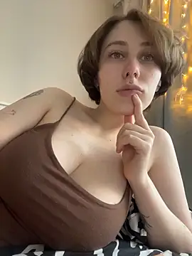 Snapshot of Molli_Luv chatting on March 2026 04:09:01 AM Molli Luv online show from March 2026 04:09:01 AM