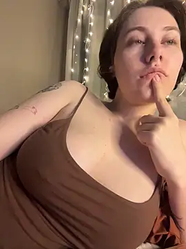 Snapshot of Molli_Luv chatting on March 2026 01:31:01 AM Molli Luv online show from March 2026 01:31:01 AM