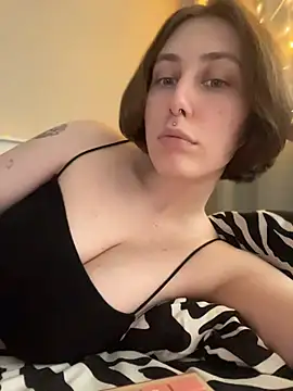 Snapshot of Molli_Luv chatting on June 2026 02:52:01 PM Molli Luv online show from June 2026 02:52:01 PM