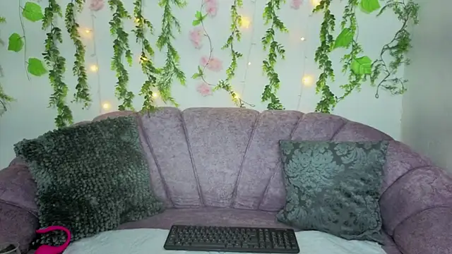 saorisworld online show from September 2025 12:32:02 AM