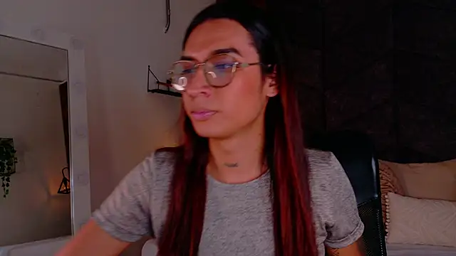 Snapshot of LauraaGomezz__ chatting on September 2025 07:27:02 PM LauraaGomezz   online show from September 2025 07:27:02 PM