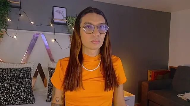 Snapshot of LauraaGomezz__ chatting on October 2025 07:36:02 PM LauraaGomezz   online show from October 2025 07:36:02 PM