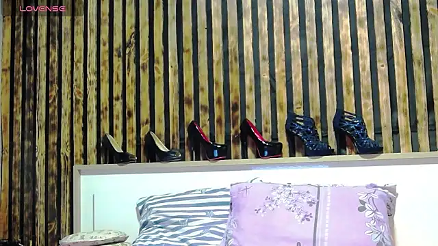 Alis Lovi online show from March 2026 10:57:01 PM