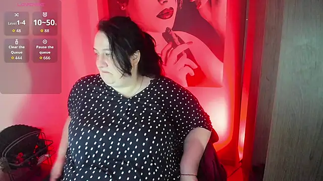 Snapshot of QueenOfHaze chatting on April 2026 07:44:02 AM QueenOfHaze online show from April 2026 07:44:02 AM